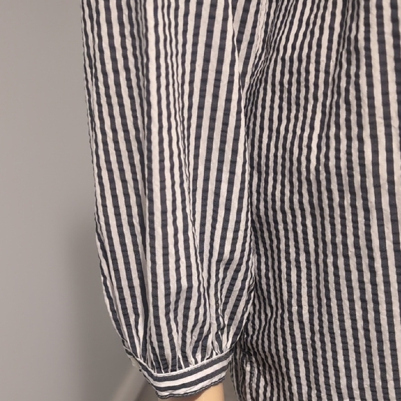 Vineyard Vines Gray Blouse with Bishop Sleeves - Picture 3 of 5